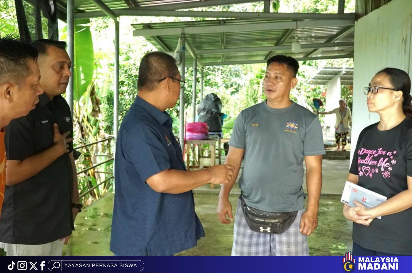 YB TIMBALAN MENTERI PENDIDIKAN TINGGI MENGUNJUNGI WARIS PELAJAR UNIMAS YANG DITIMPA MUSIBAH KEMALANGAN JALAN RAYA 2