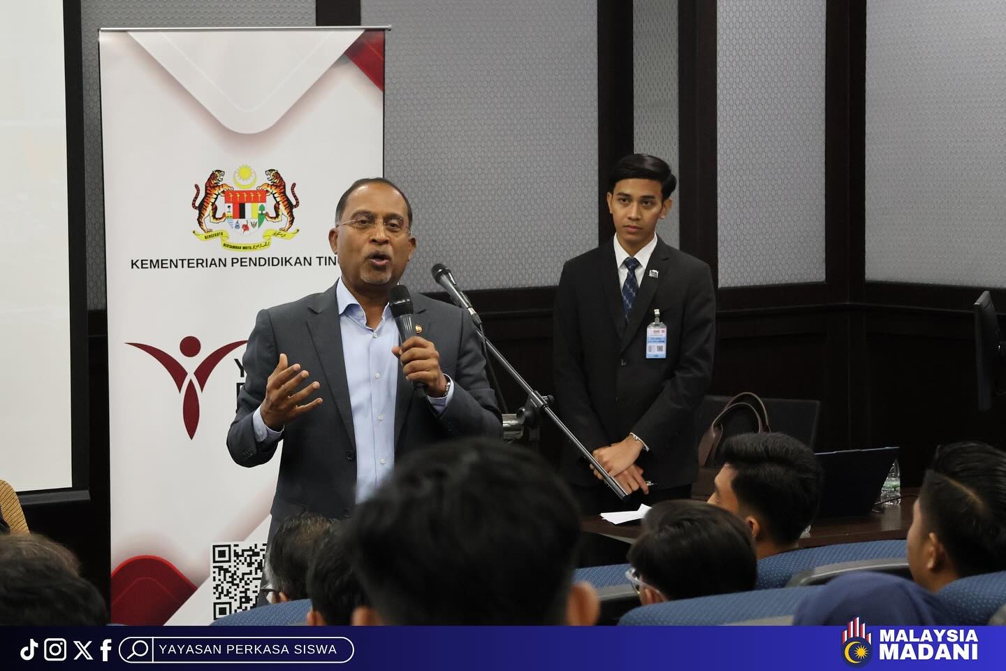 CHIT CHAT MADANI BUKTI KERAJAAN CAKNA MAHASISWA 1